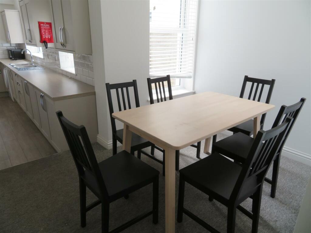 35 Lawson Dining.JPG