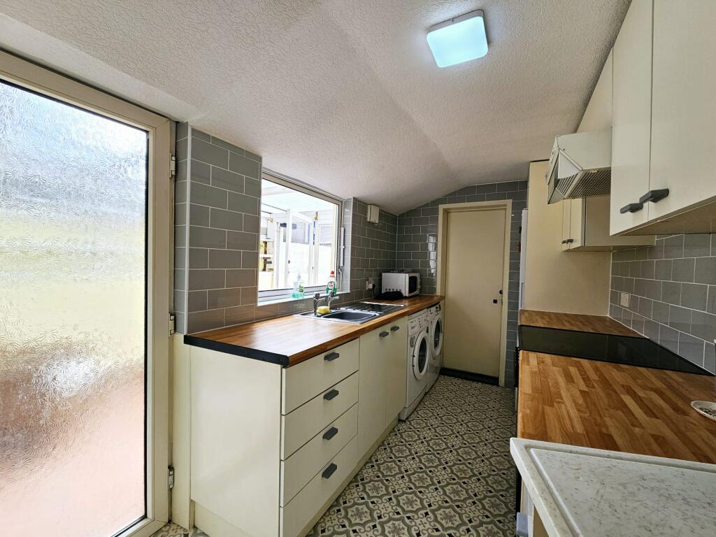 11098b47-4820-41a1-8d95-2bdcbbd3d680