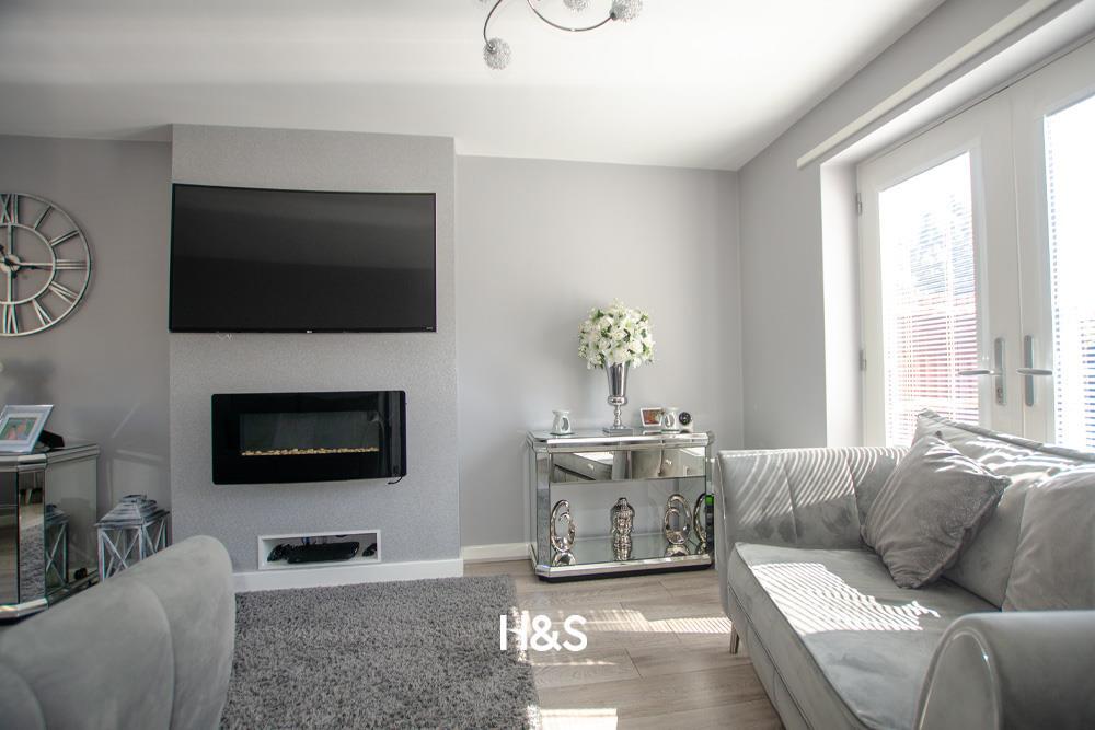 220 Sunderton - Lounge 3.jpg