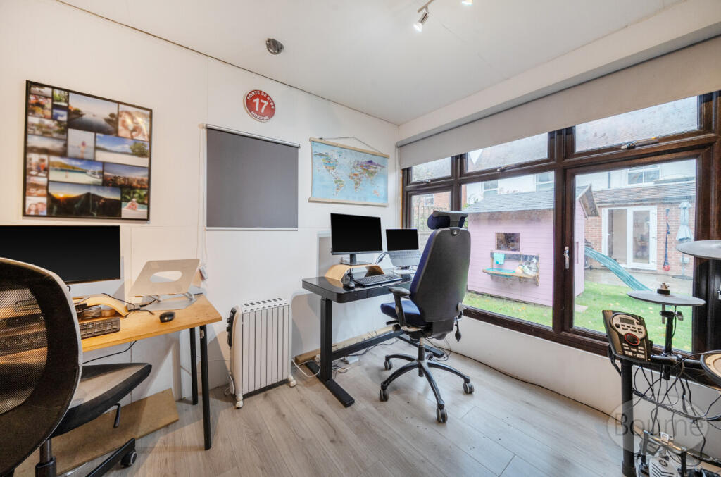 2b960618-085e-4b4...