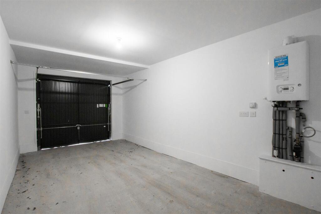 garage.jpg