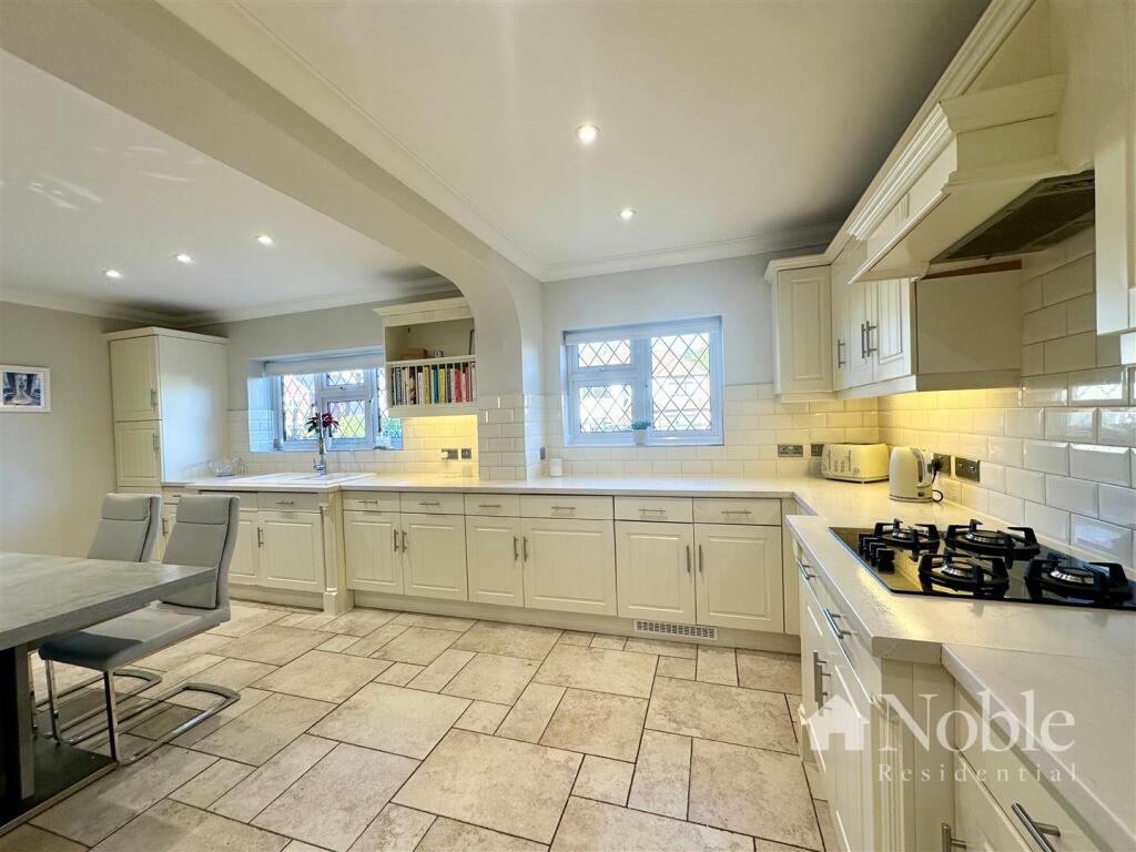 Kitchen/Breakfast Room