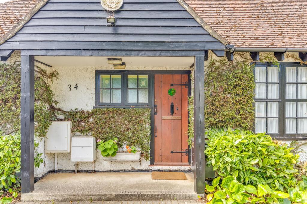 Meadow Way 34-33.jpg