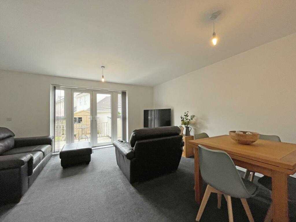 Efford Road 86 - Lounge 3.jpg