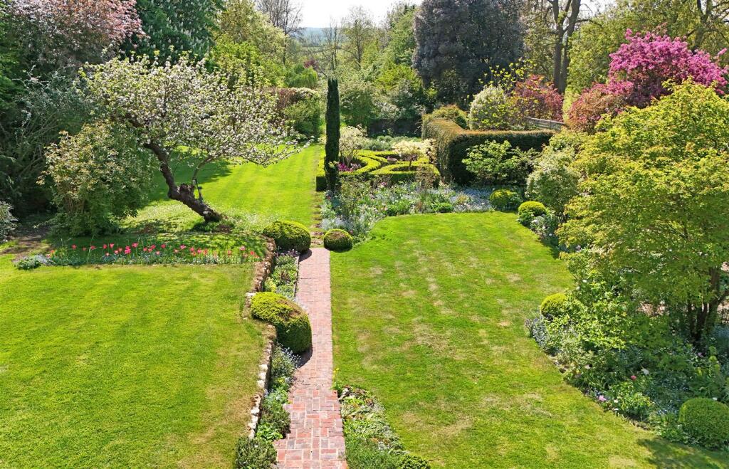Garden elevated.jpg