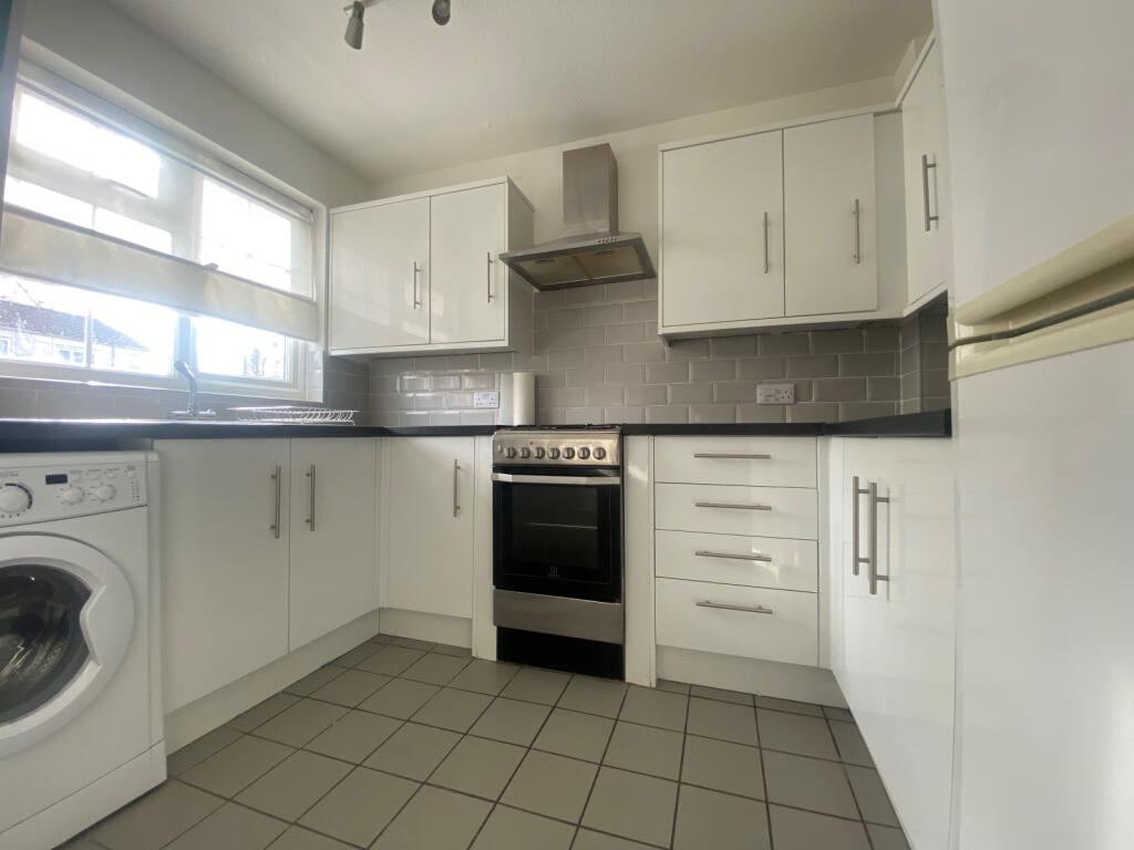2 bed terraced house to rent Verwood Road, Harrow
