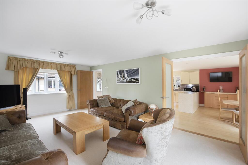 3 Haven Close ph15.jpg