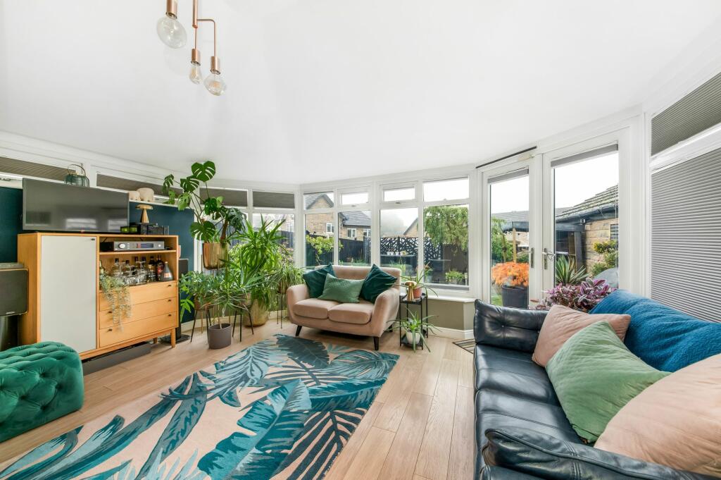 GARDEN ROOM