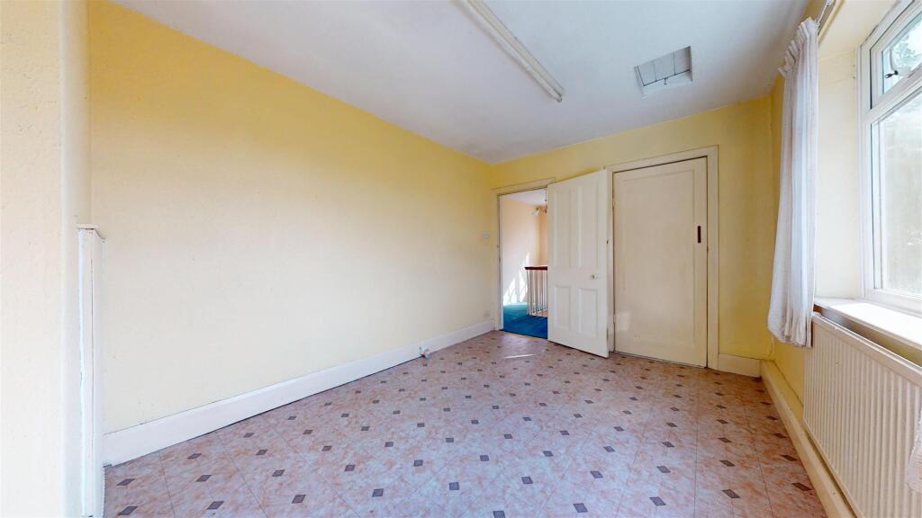 The Crescent Bedroom