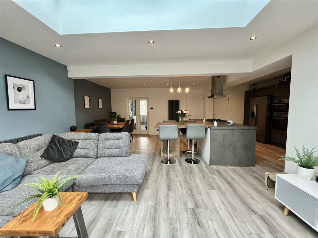 Open Plan Kitchen, Dining &amp; Sitting Room