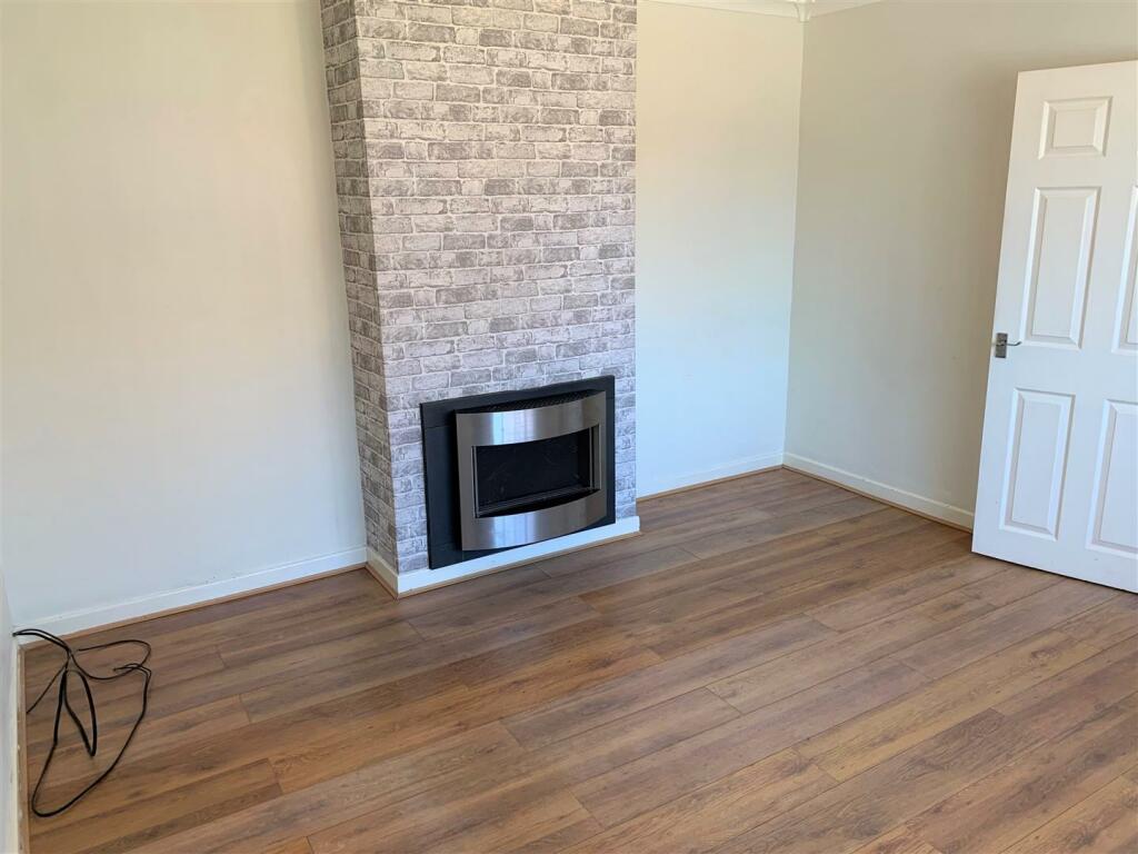 Front Lounge 3.jpg