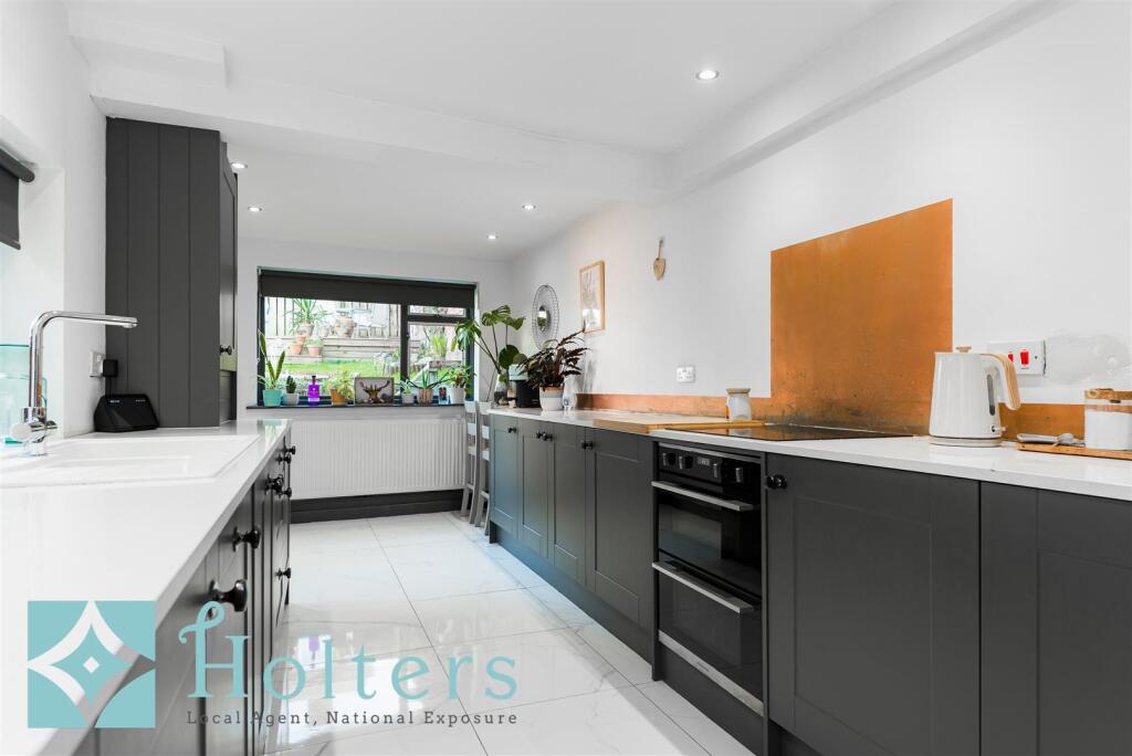 31 New Road, Newtown-10.jpg