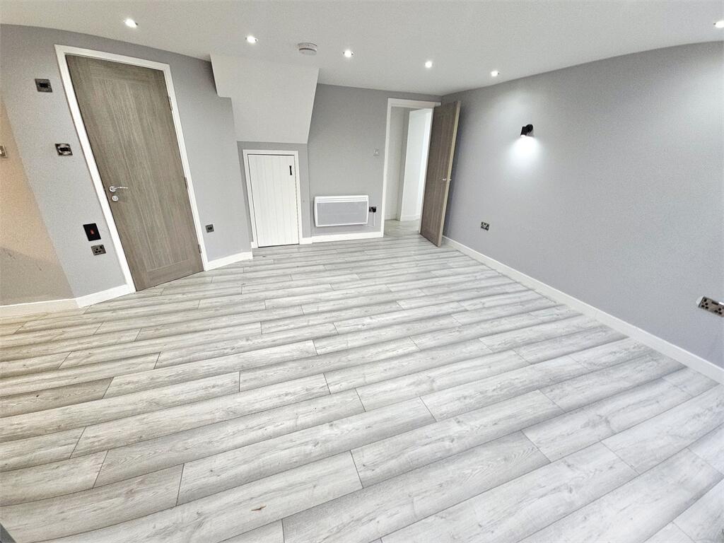 Lounge/Bedroom/kitchen area