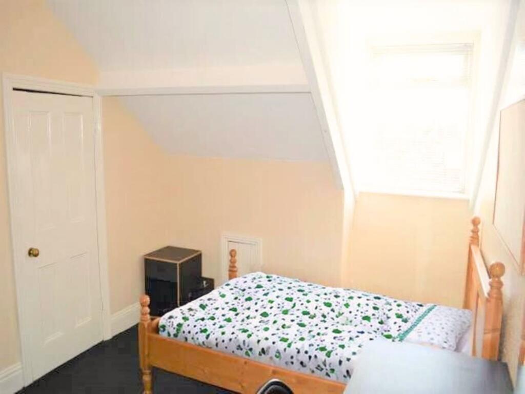 9 heaton hall road h