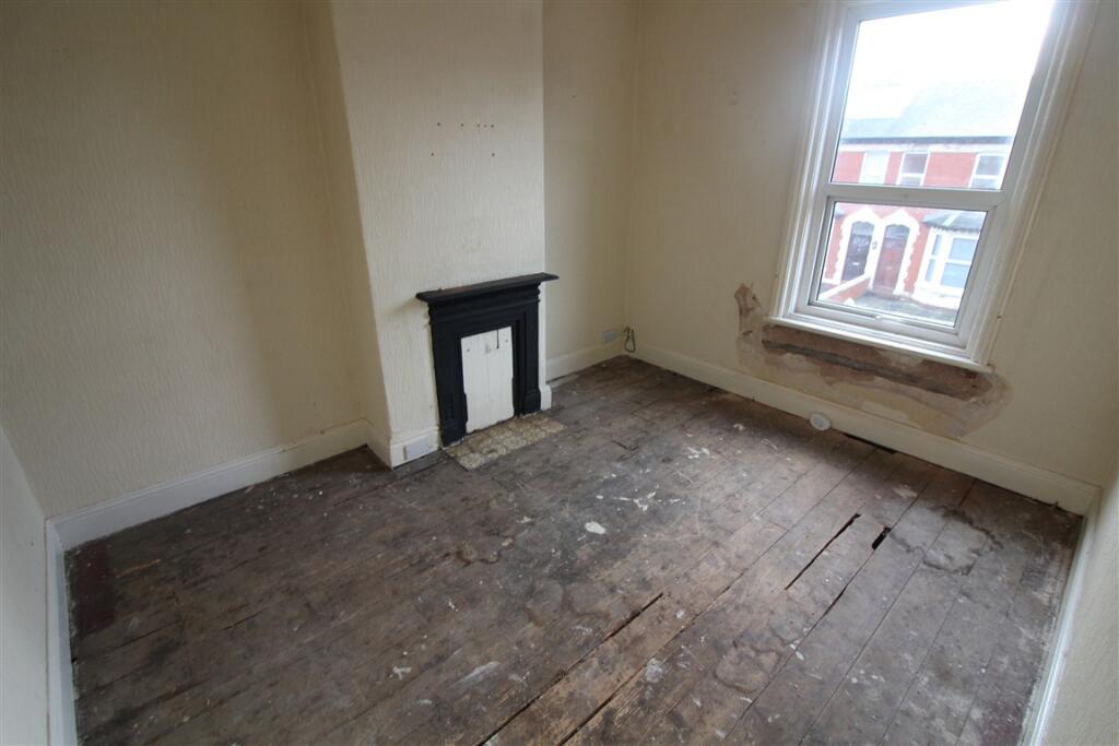 Front Bedroom T202502031203.jpg