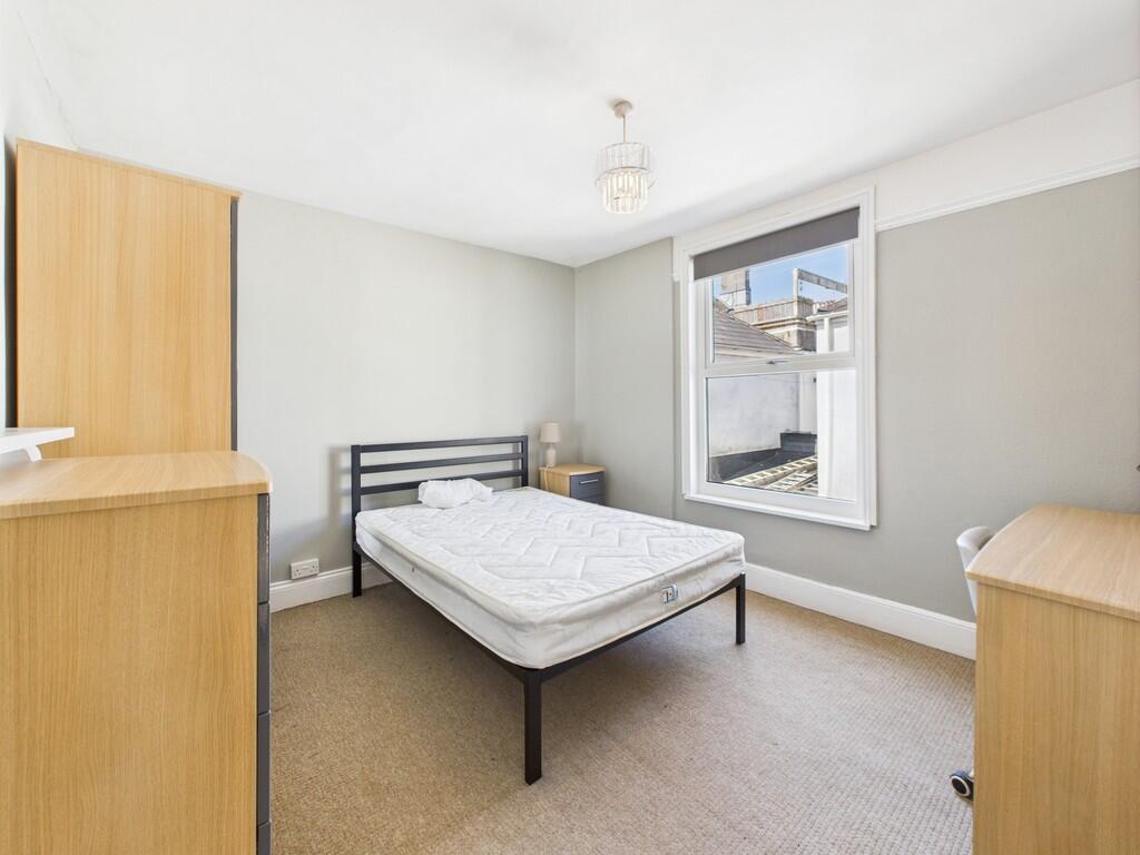 CAM03974G0-PR0189...