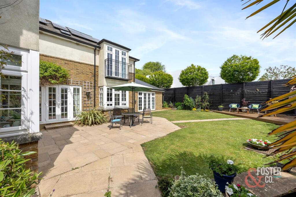 The Droveway, 22A-024.JPG