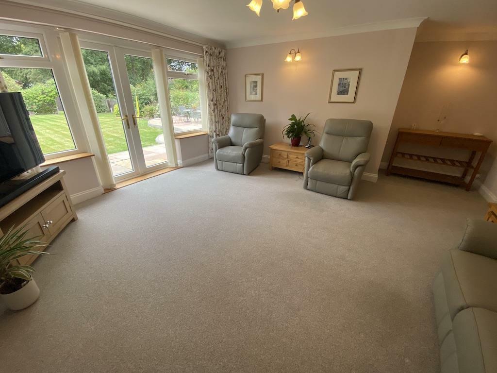 7 - Lounge to rear garden.jpg