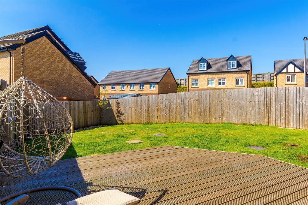 Rear Garden (2).jpg