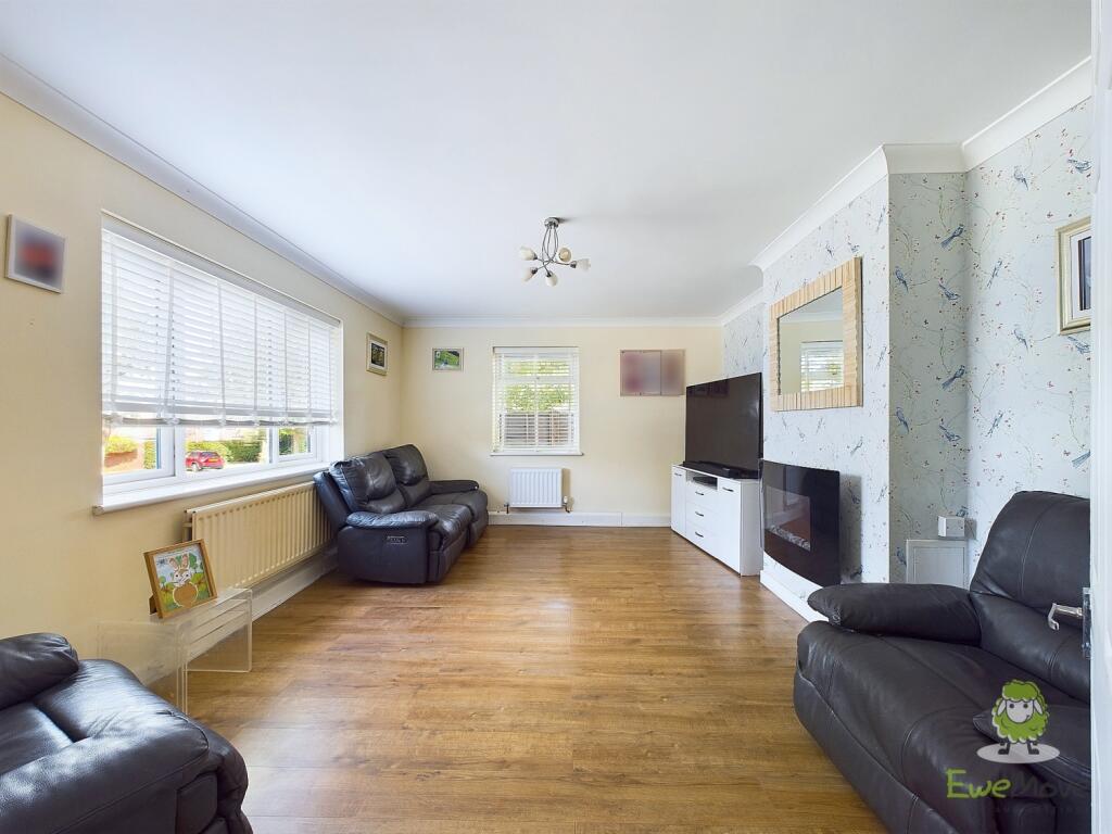 CAM01543G0-PR0092-STILL008