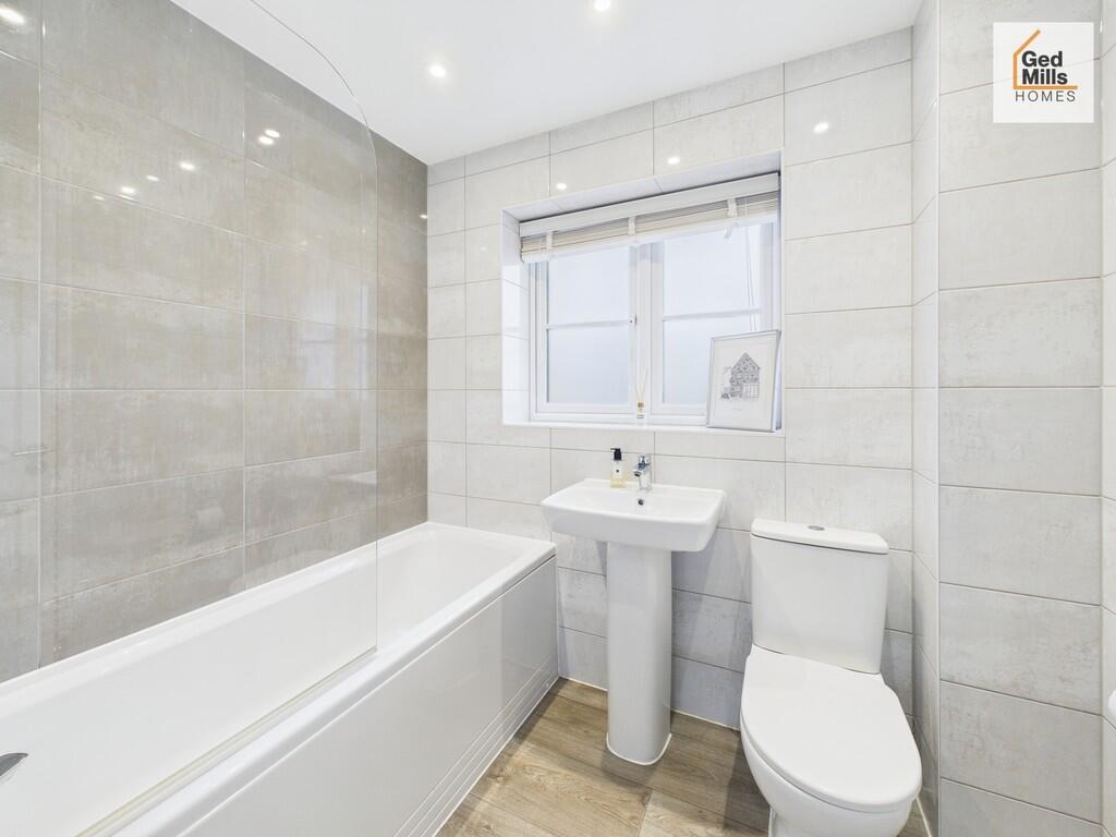 CAM04261G0-PR0115...