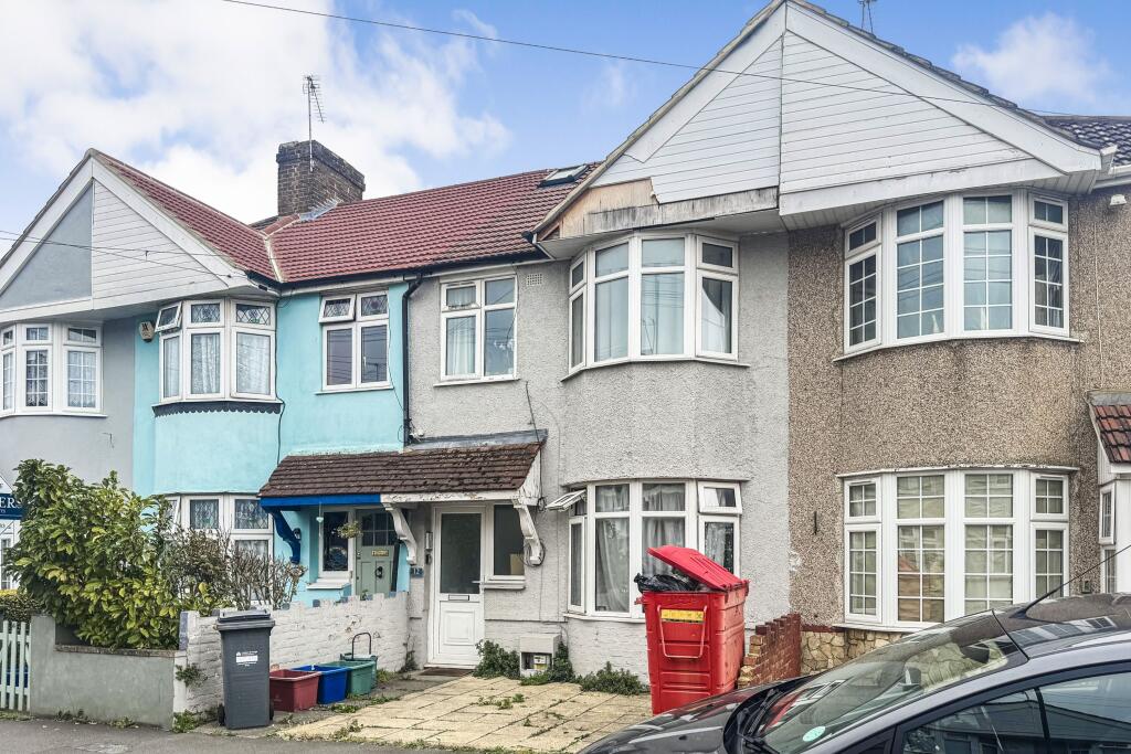 12 Sunningdale Avenue, Feltham, TW13 5JT