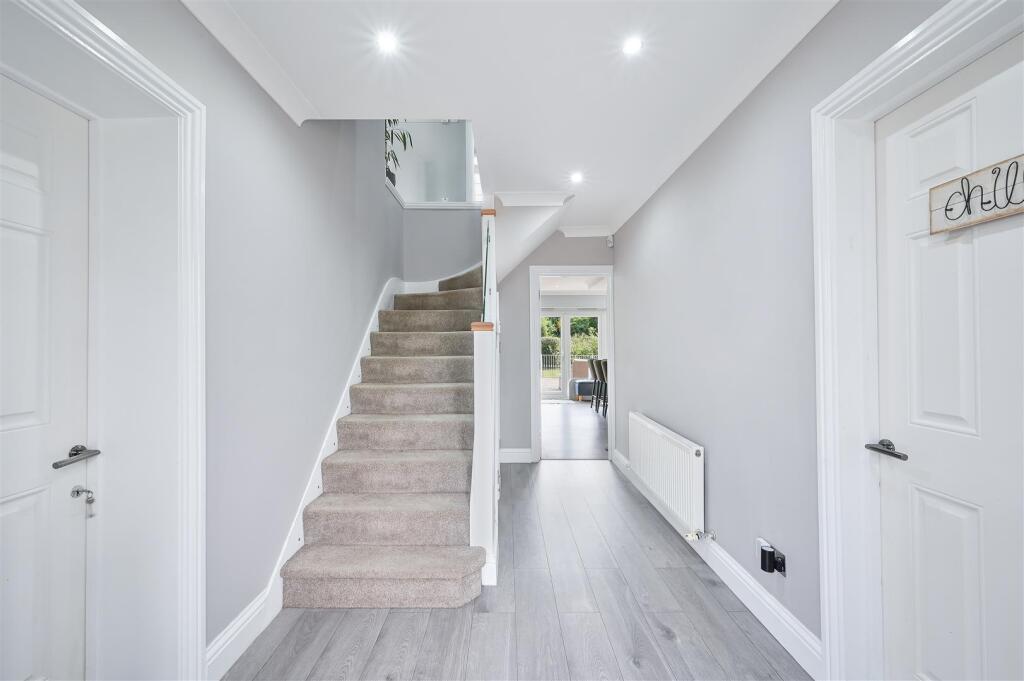 NORTH VIEW CRESCENT,  (11).jpg