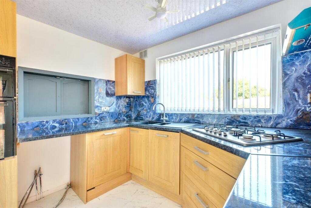 Kitchen_1.jpeg