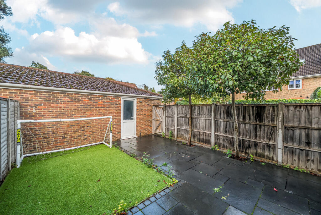 1370457-5-68f6607...