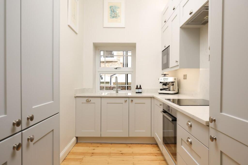 4@12 Oakfield Grove 12.JPG