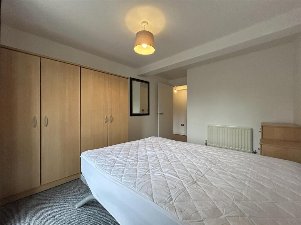 1st Bedroom (3).jpeg