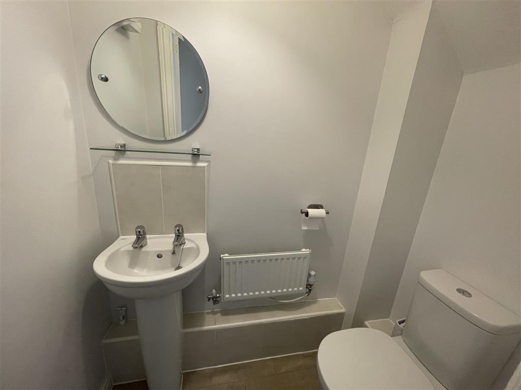 Cloakroom/wc