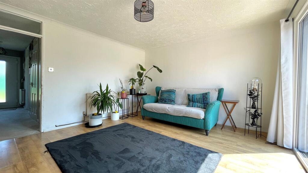Living Room.jpg