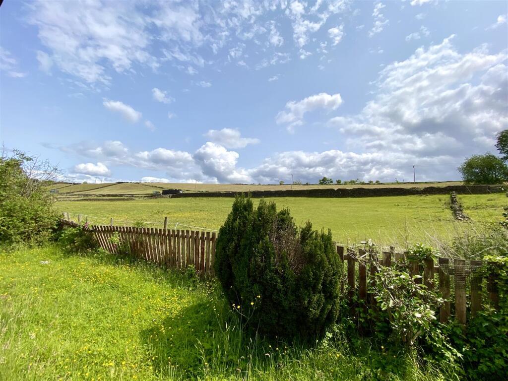 Bramleys Estate Agents - Heath Close - Linthwaite 