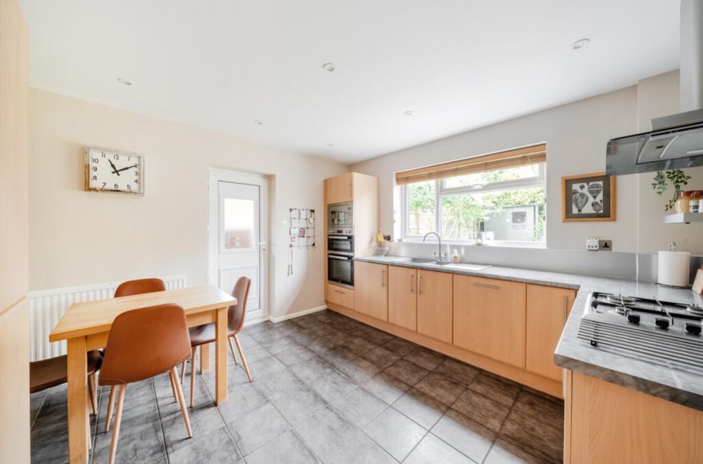 1296157-7-682dac577c8e3-ARW