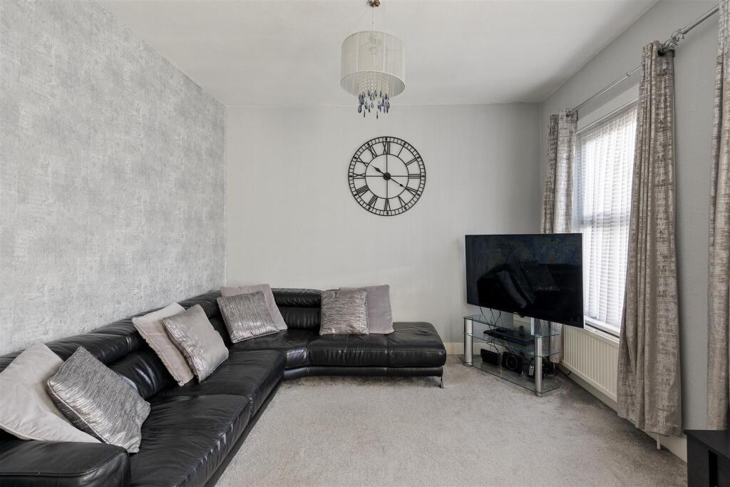 Fairlop Road E11