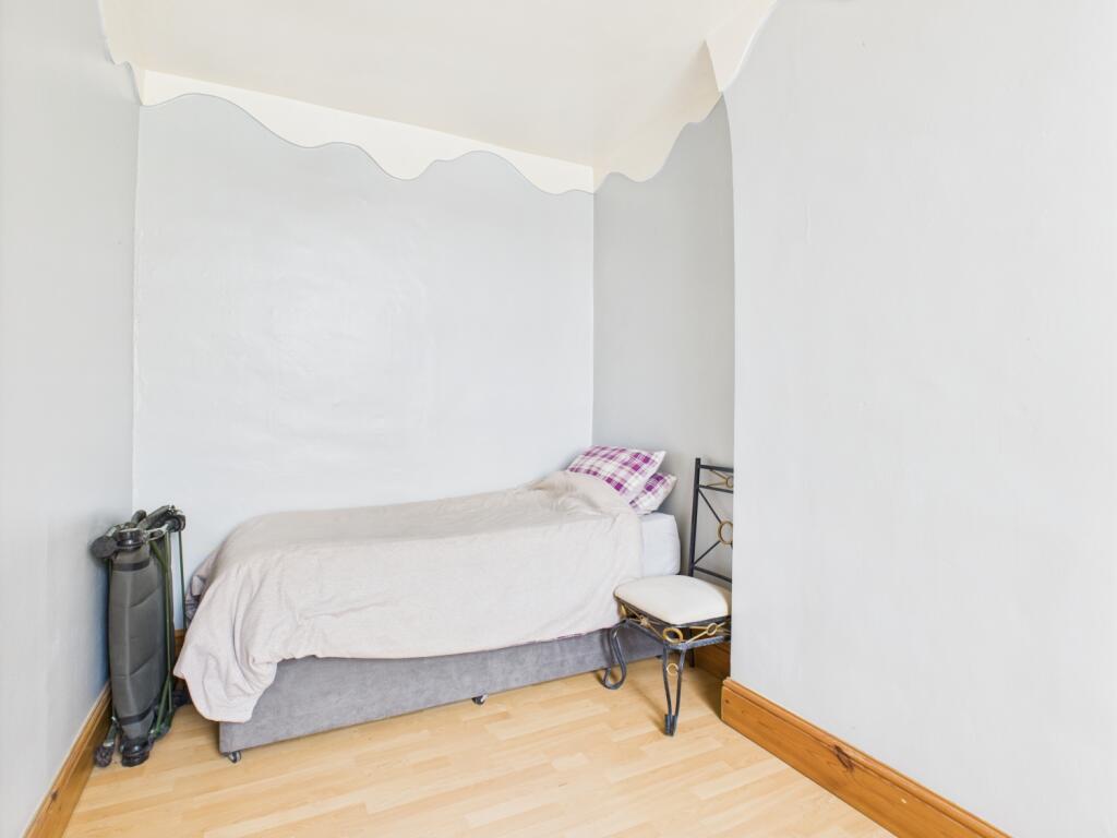 CAM03729G0-PR0074-STILL022