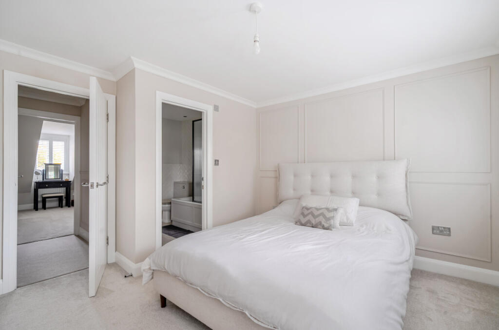 1372368-18-6900d3...