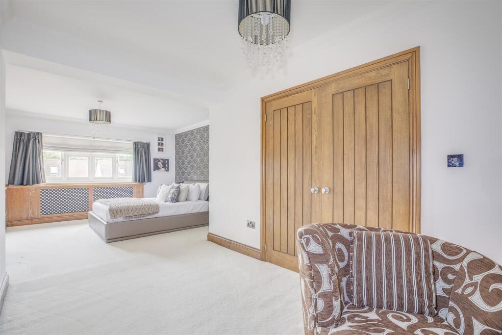 27 Marlow Road, HP11 1TA-6.jpg