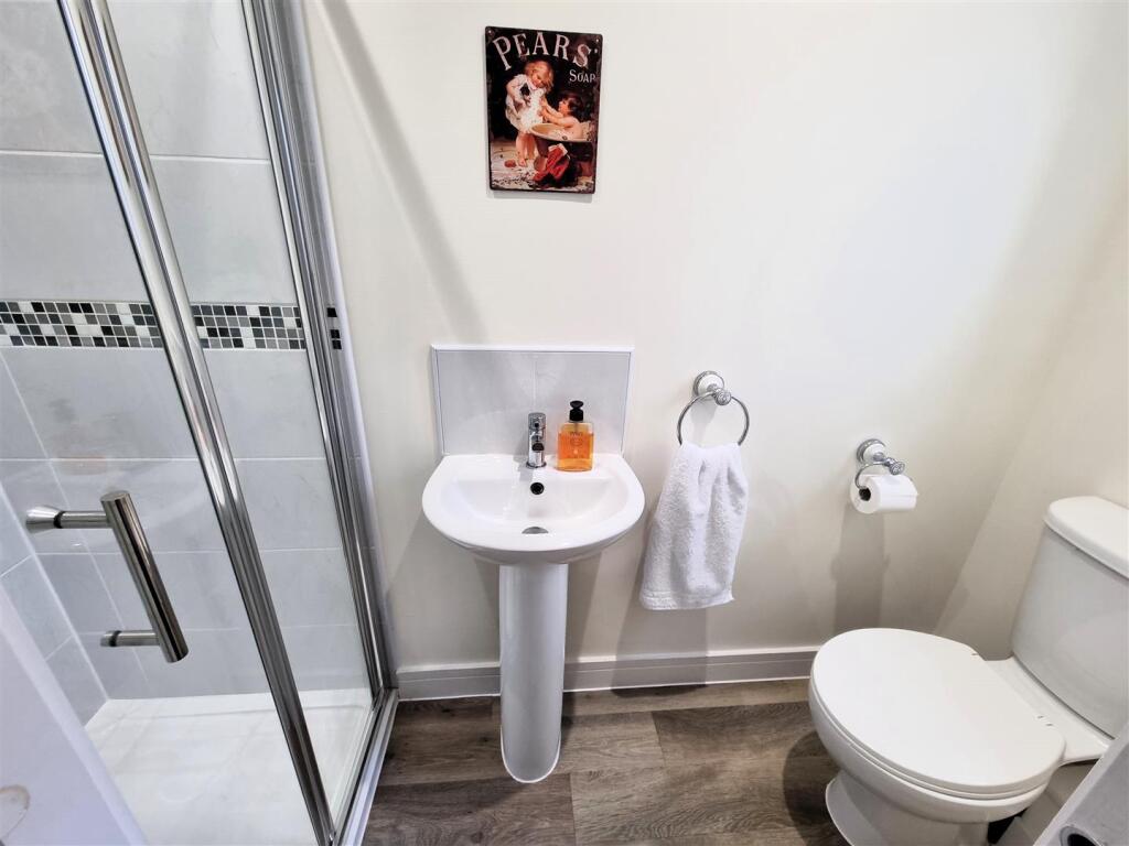 EN-suite.jpg