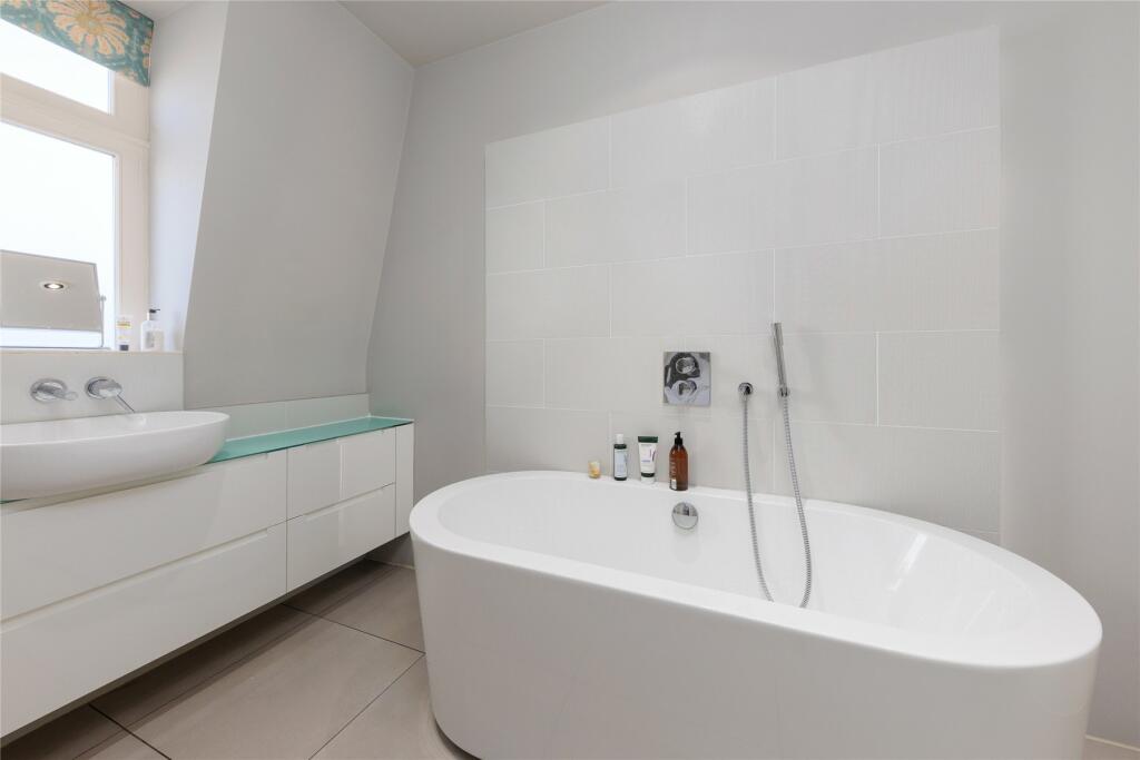 En Suite Bathroom