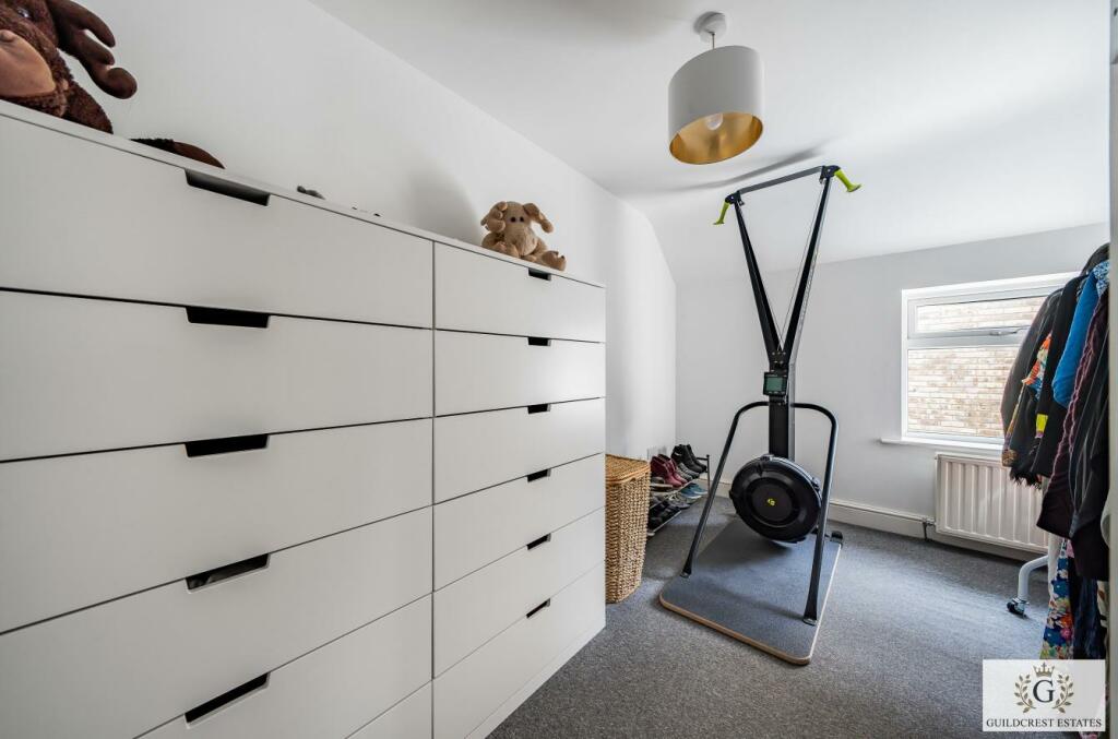 Victoria Road for sale by Guildcrest Estates - thi