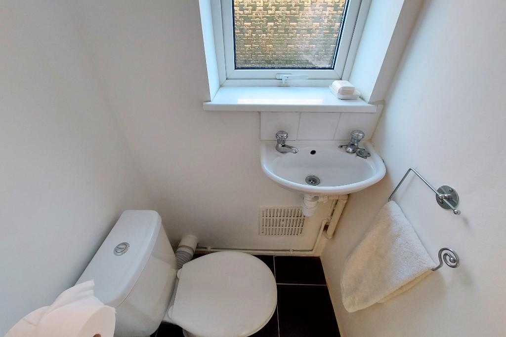 DS Cloakroom 