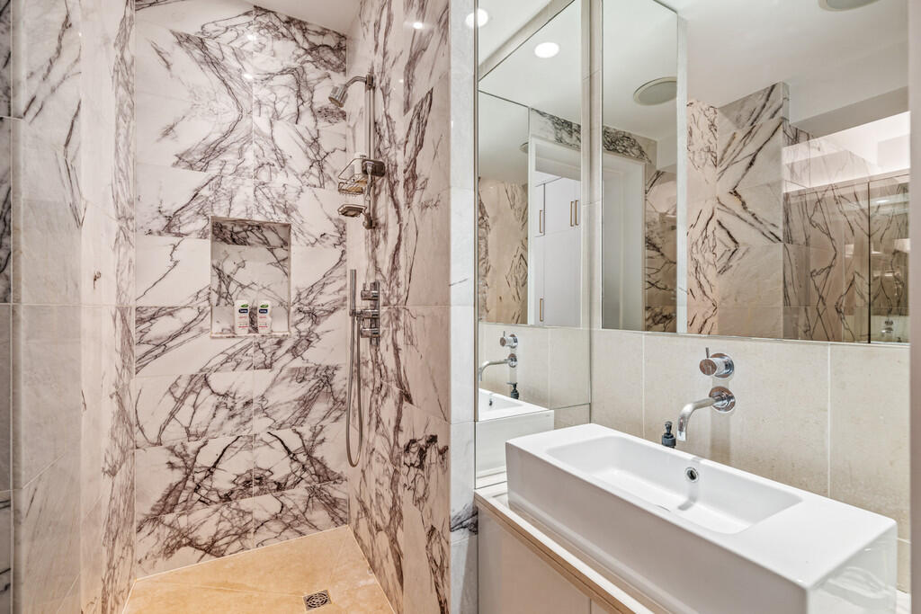 Flat C, 2 Cathcar...