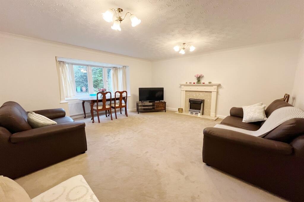 Living Room/Dining R