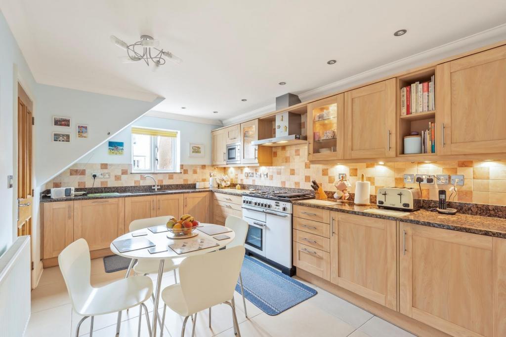 5- Kitchen