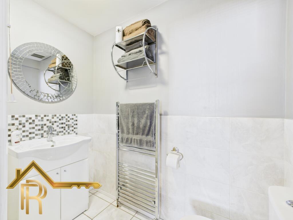 CAM03016G0-PR0046-STILL018