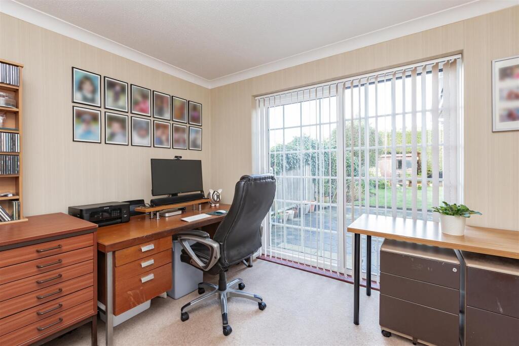 23 Chantry Avenue-HR6.jpg