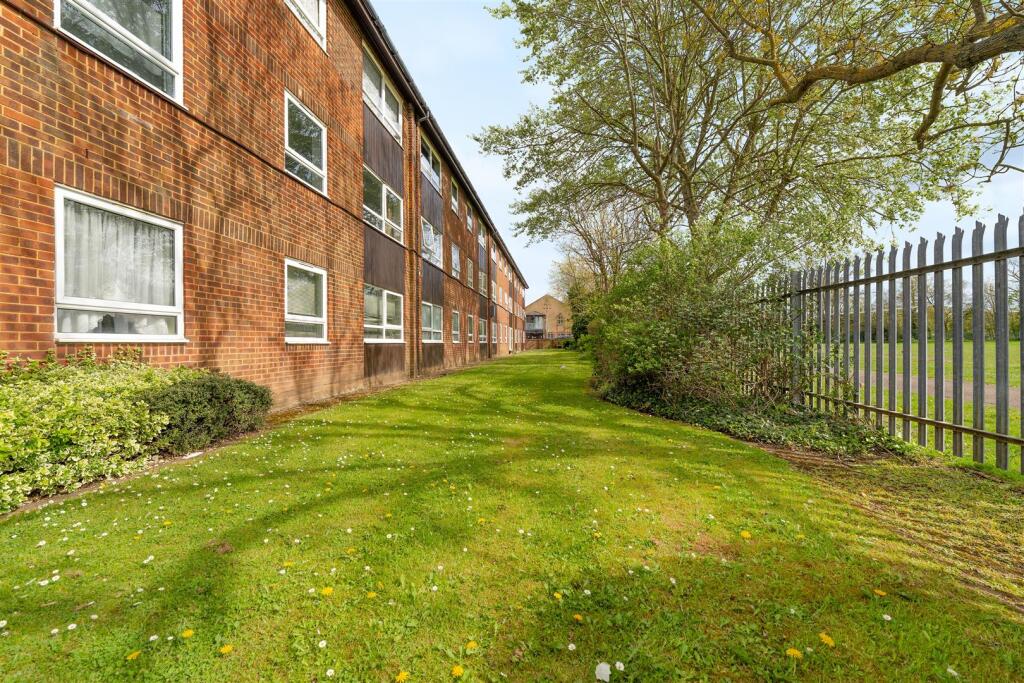 5 Berkeley Court-5.jpg