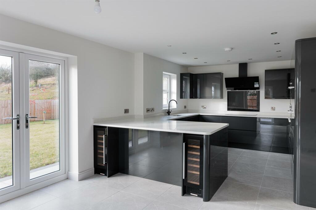 Kitchen Breakfast Family Room